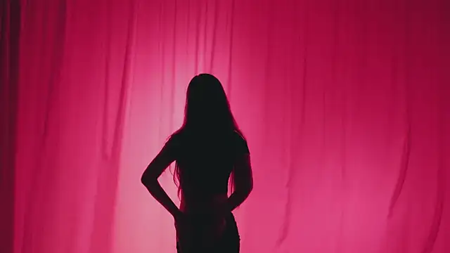 GIVENCHY-001 Webcam Show
