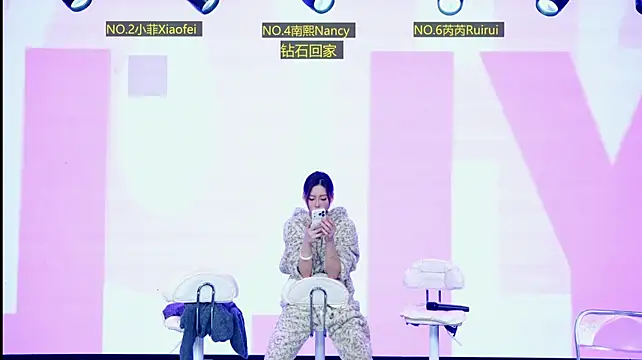 GIVENCHY-001 网络视讯表演