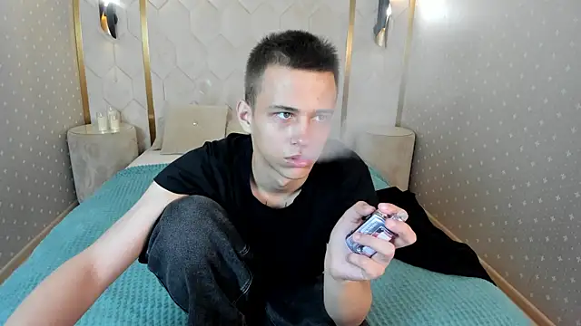 عرض كام lucaskaur