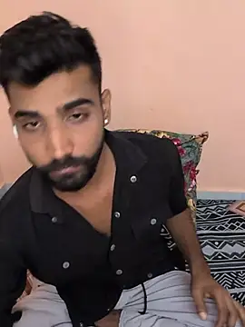 bisexual_yhh Show Webcam