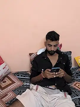 bisexual_yhh Show in webcam