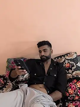 bisexual_yhh Webcam Show