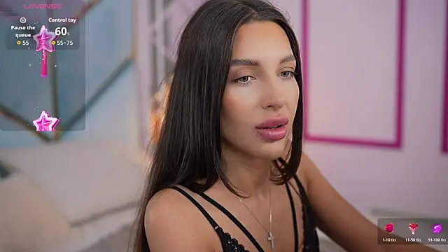 Show modela JasminBee na web-kameri