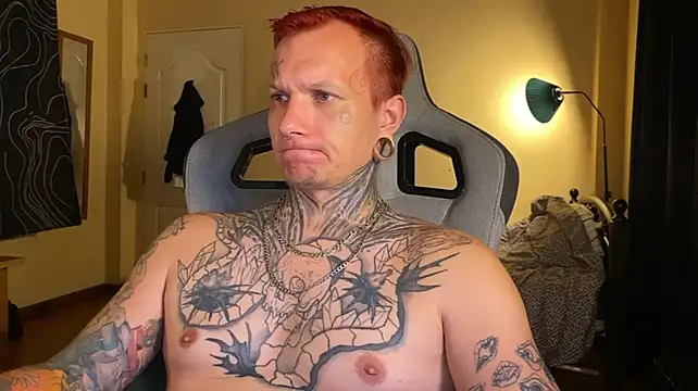 Pokazy przed kamerką – razor_paul