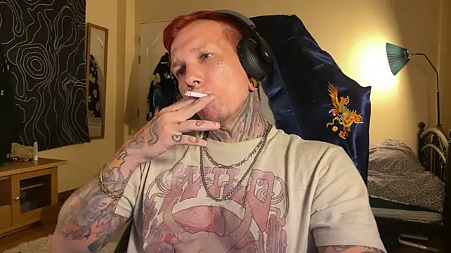 razor_paul webkamerás műsora
