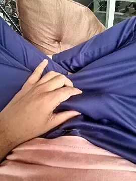 הופעת וובקאם של alisayed12
