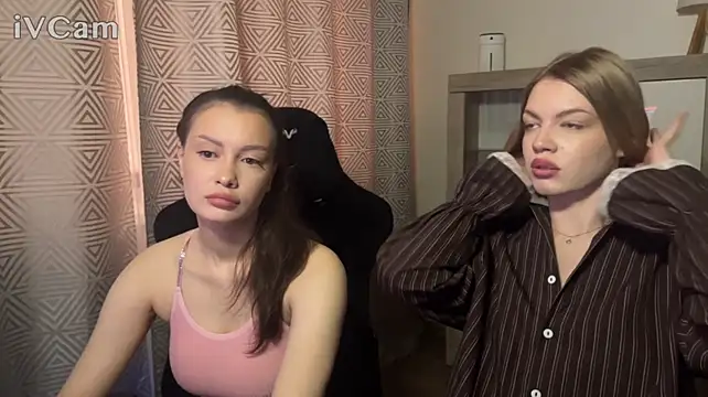 Kiss_And_Chaos Webcam Show
