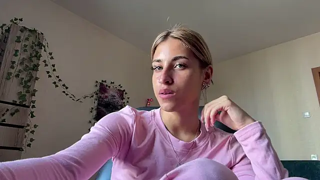 Rossy_S Chat XXX live