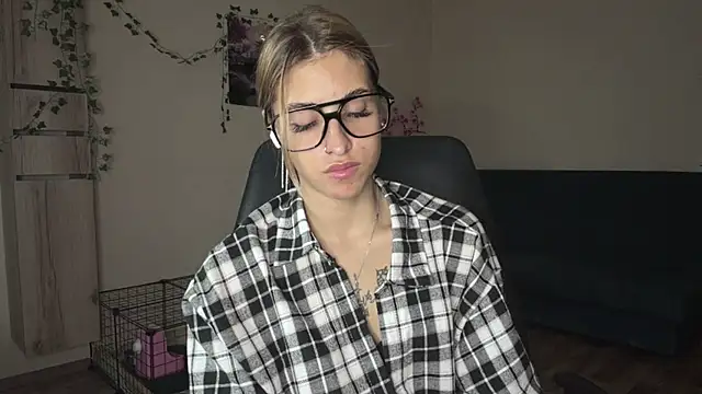 Chat +18 de Rossy_S ao vivo