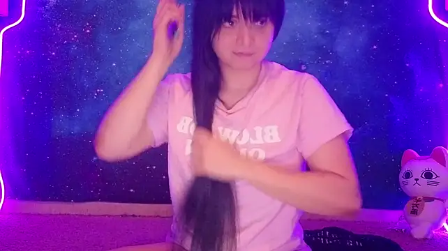 Trixiedoescamcam Show in webcam