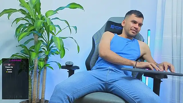 Hamiltonng12's Webcam Show