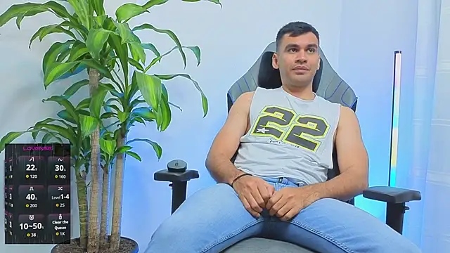 Show modela Hamiltonng12 na web-kameri