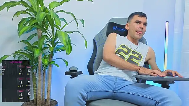 Hamiltonng12's Webcam Show