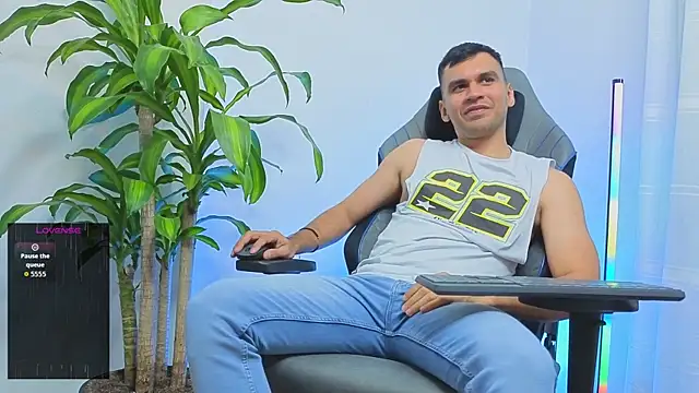 Hamiltonng12 webkamerás műsora