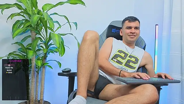 Hamiltonng12 webkamerás műsora