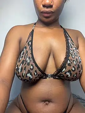 Bellafrenchy webcam show