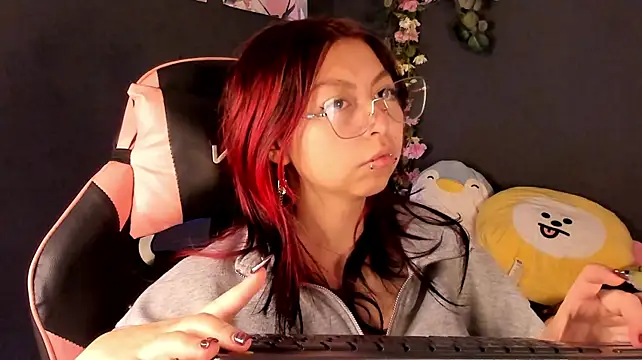 Kira_Exxe's Webcam Show