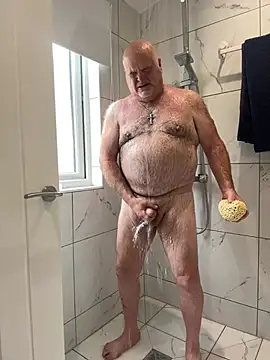 Pokazy przed kamerką – greyoakbear