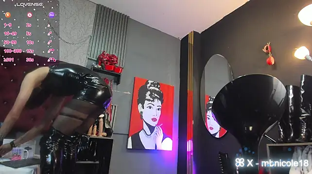 MissNicoleSds Webcam show
