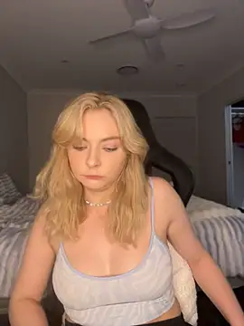 Lotttiee Adlı Modelin Canlı XXX Sohbeti