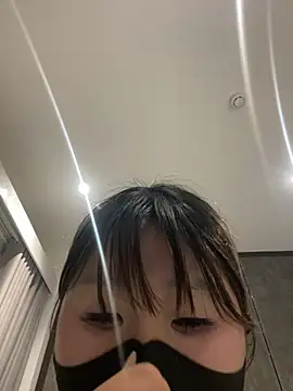 Emmie_hi 现场XXX聊天