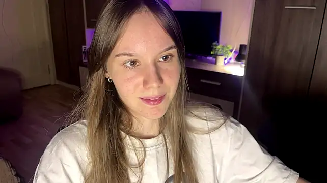 Rina_Right Adlı Modelin Canlı XXX Sohbeti