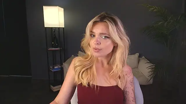LanaR0se webcam show