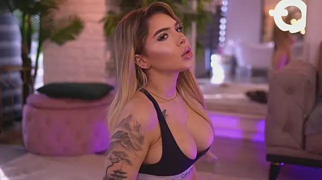 MaevaRey Live XXX-Chat