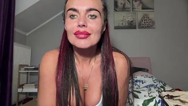Chat XXX en directo de JennyFantasy