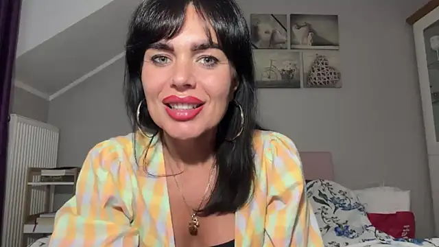 צ'אט XXX בשידור חי של JennyFantasy