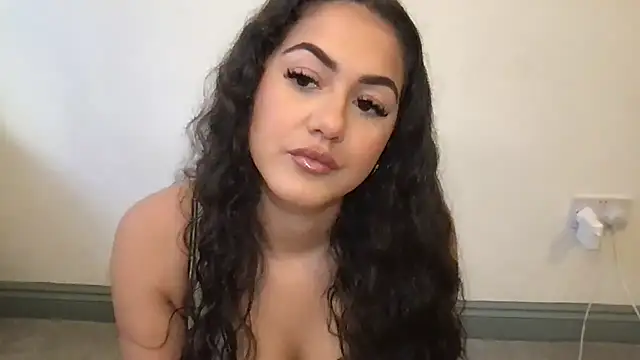 Alyiahdolll Webcamshow