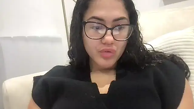 Alyiahdolll ওয়েবক্যাম শো
