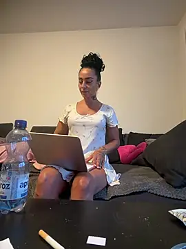 AyshaShirin's Webcam Show