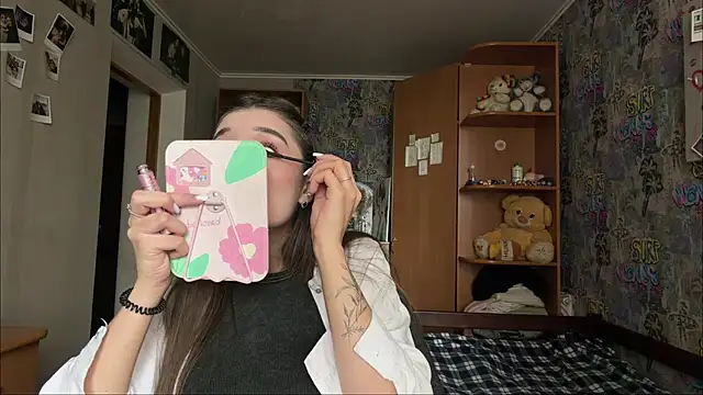 Webkamerová show KittyNoSkirty