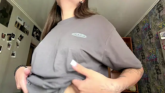 KittyNoSkirty's Live XXX Chat
