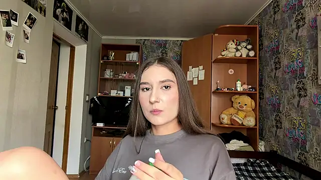 Show modela KittyNoSkirty na web-kameri