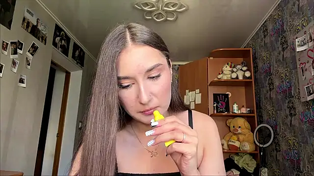 عرض كام KittyNoSkirty