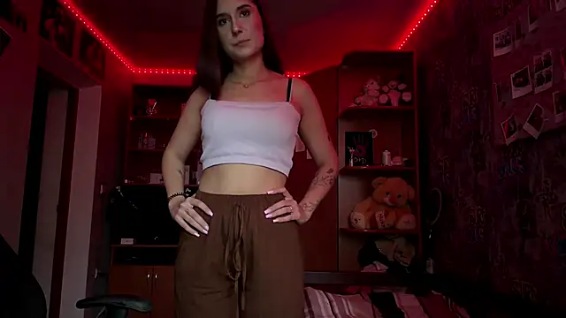 KittyNoSkirty Adlı Modelin Canlı XXX Sohbeti