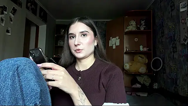 Chat XXX en directo de KittyNoSkirty