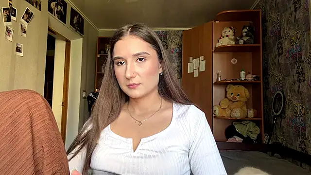 دردشة KittyNoSkirty الجنسية المباشرة