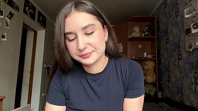 KittyNoSkirty Webcam show
