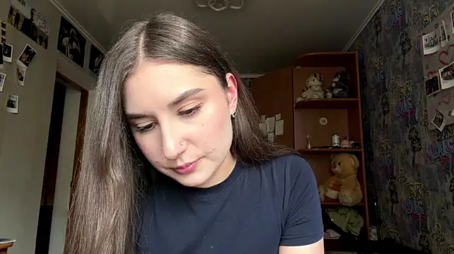 دردشة KittyNoSkirty الجنسية المباشرة