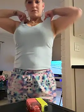 Chat +18 de Busty_Beanz ao vivo