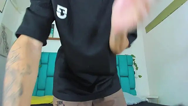 BoyMaxLatinn Webbikameraesitys