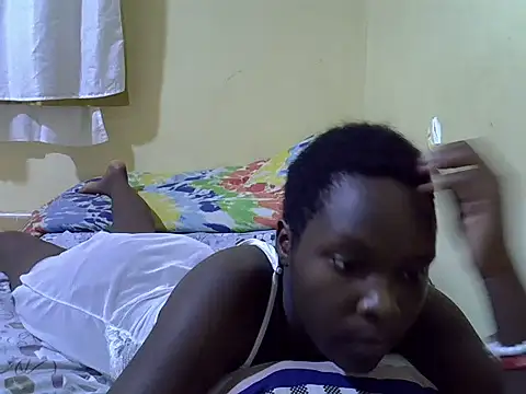 Cute_lattifa Show in webcam