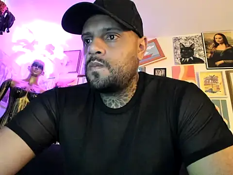 Show modela DorianWolf na web-kameri