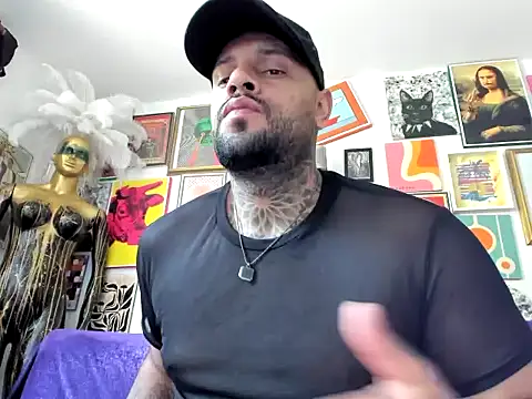 DorianWolf Show in webcam