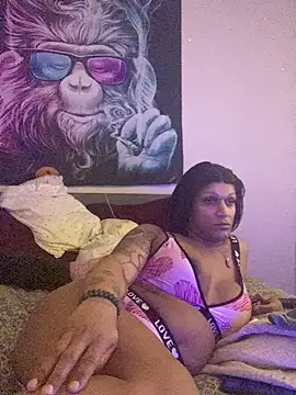 Xzotiq Show in webcam