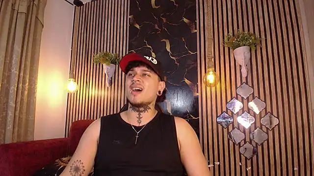 Show modela Arcano_Rh06 na web-kameri