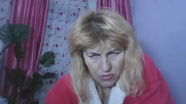 ZIANA43 Adlı Modelin Canlı XXX Sohbeti